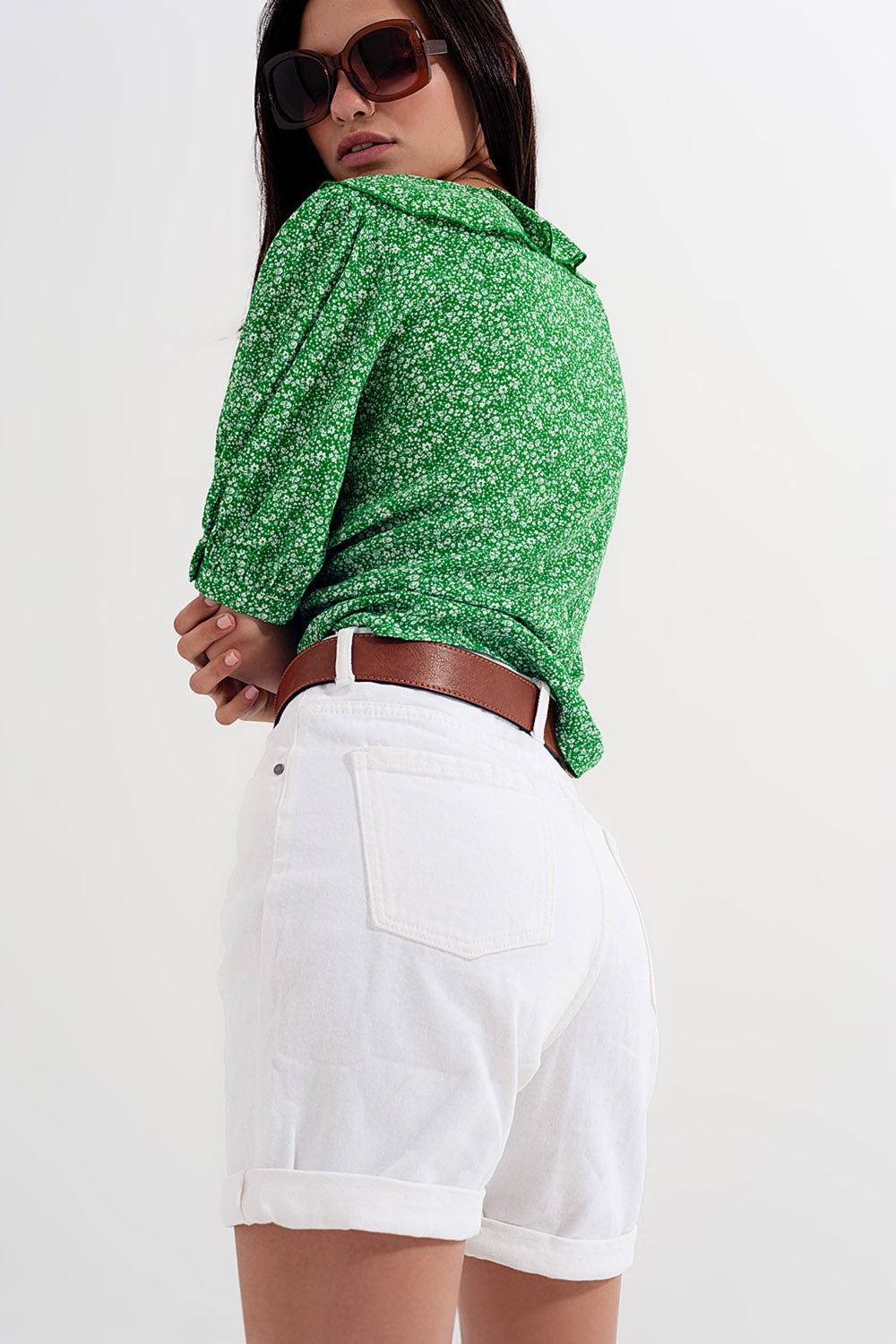 Białe szorty mom jeans